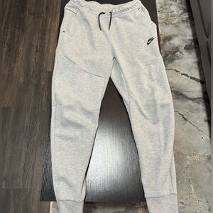 Nike Tech Joggers Fleece Grey M Sweatpants
